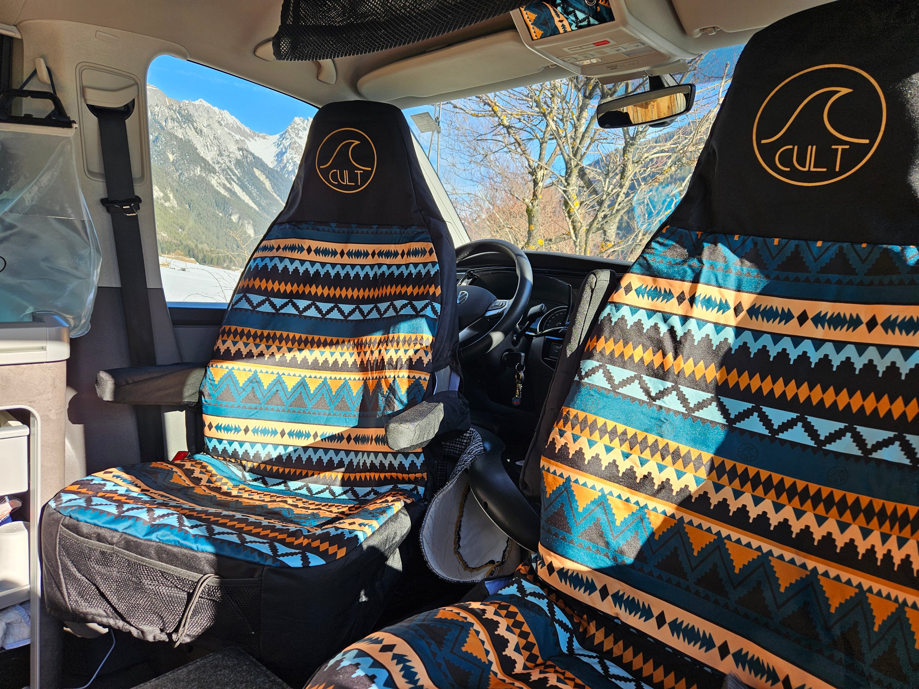 Load video: Tutorial Single universal seatcover cult