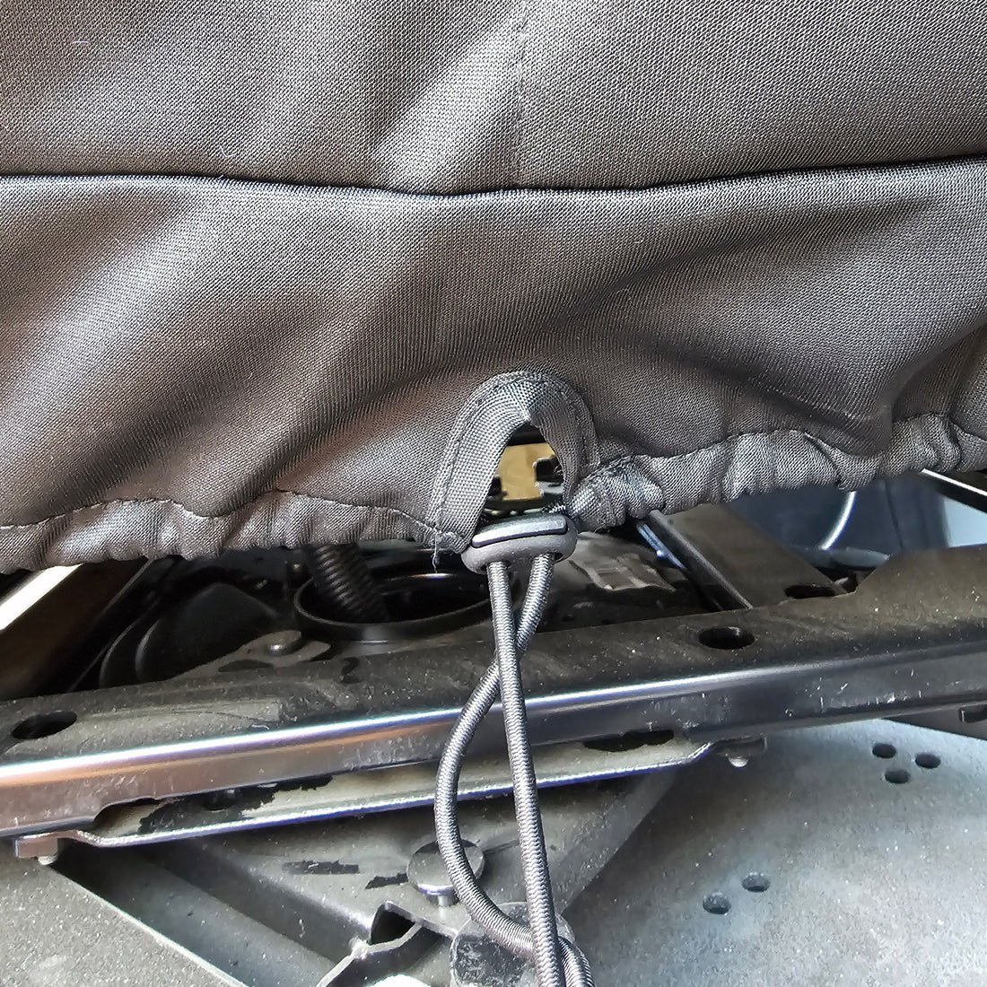 Doppelter Vordersitzbezug AZTEC Schwarz und Weiß